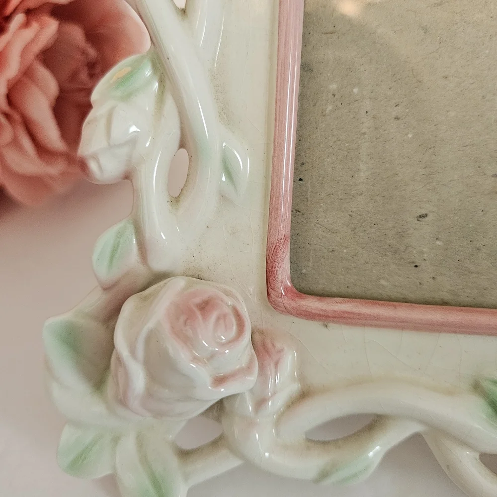 Elsa Glazed Soft Pastel 3D Pink Rose Buds & Green Leaves Table Frame 8